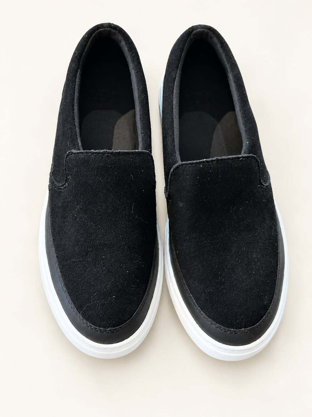 UGG Zilo Slip-On Sneaker Size 6.5 Black Suede (g25)